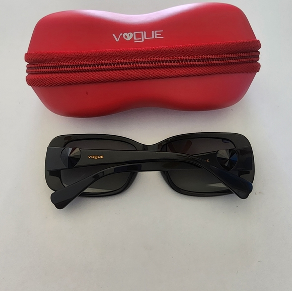 Vogue Black Sunglasses for Women - Like New - Picture 3 of 5